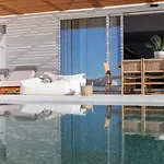Luxury * Atháni