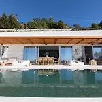 Luxury * Athánion