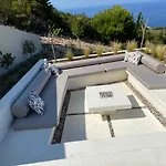 Luxury * Athanion